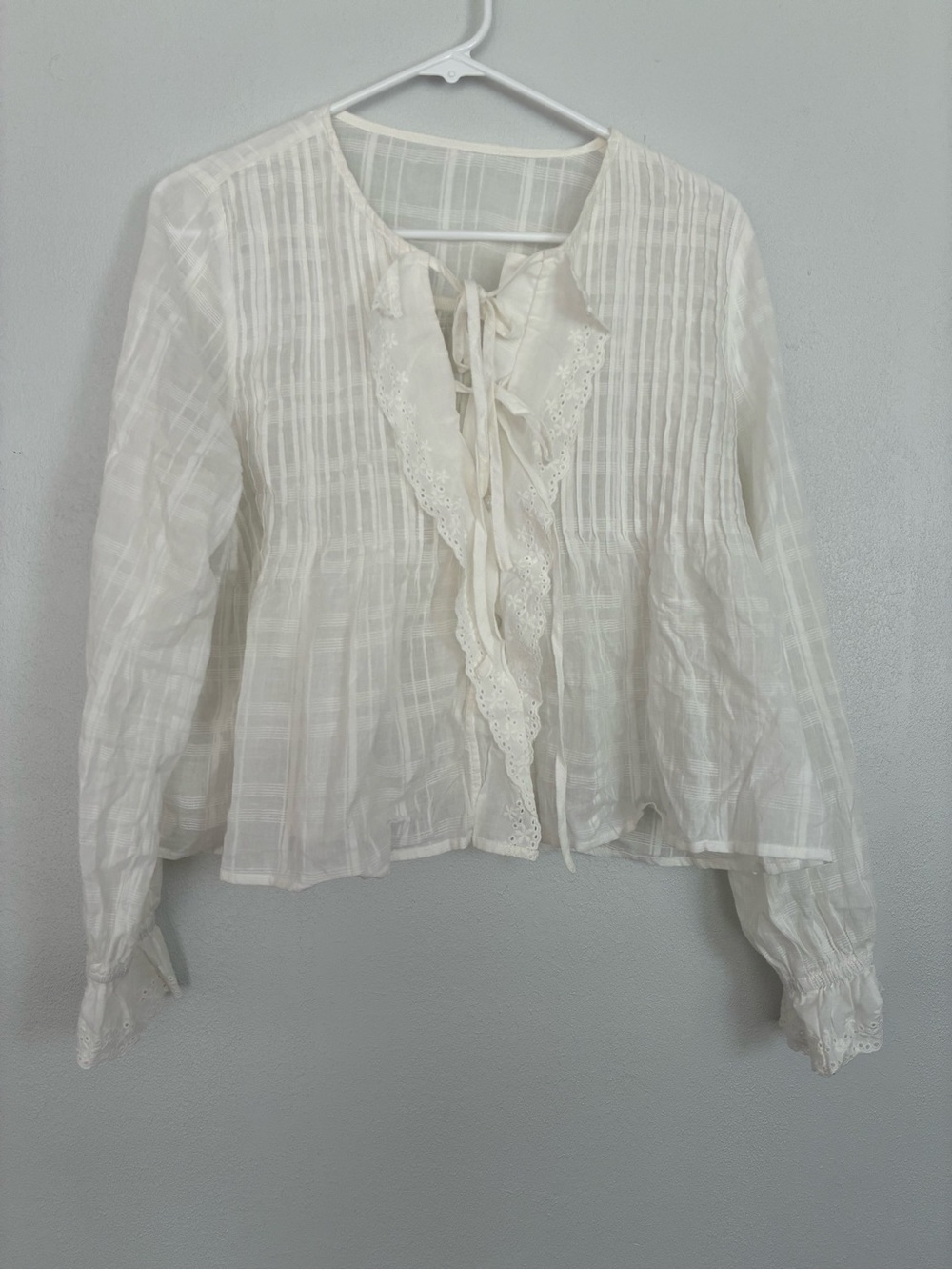 White Lace-Trim Pintuck Button Tie Up Blouse